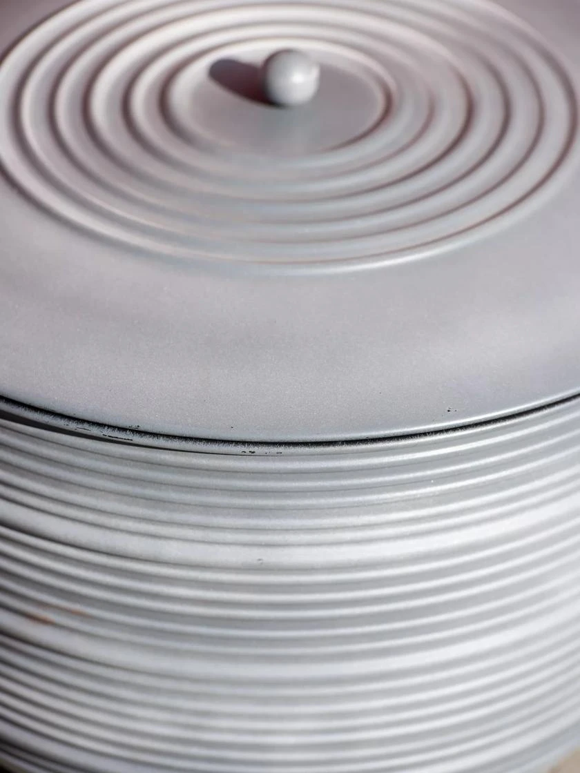 Ribbed Hose Pot With Lid 4 Ribbed Hose Pot With Lid - Image 2